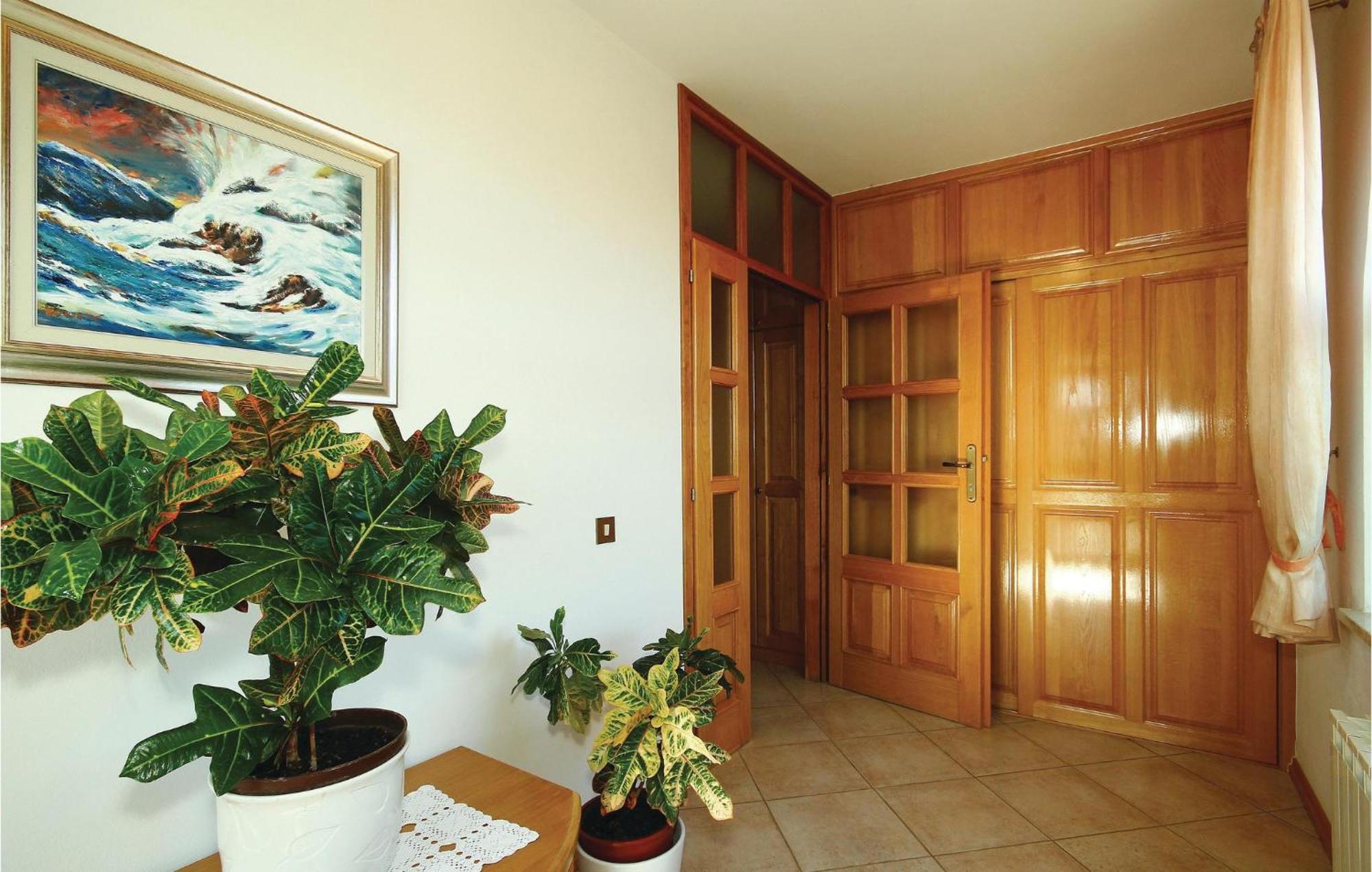 3 Bedroom Gorgeous Apartment In Poreč Exterior foto